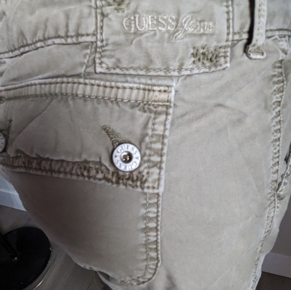 Guess capris - Picture 6 of 9
